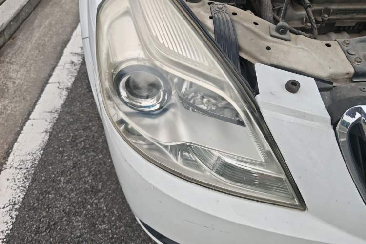 Used Buick Excelle 2015 1.5L Automatic Classic Model Right Front Headlight