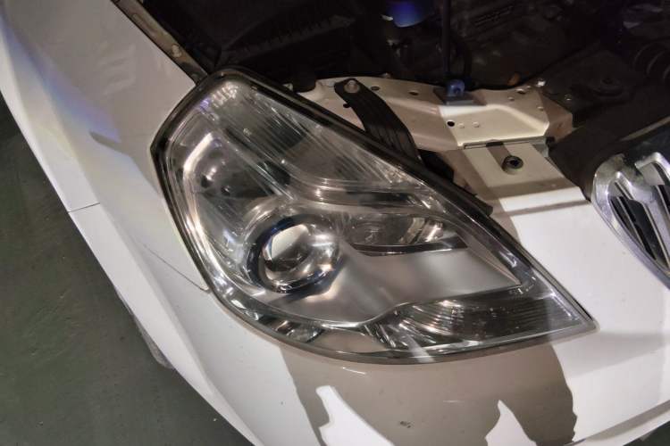 Used Buick Excelle 2015 1.5L Automatic Classic Model Right Front Headlight