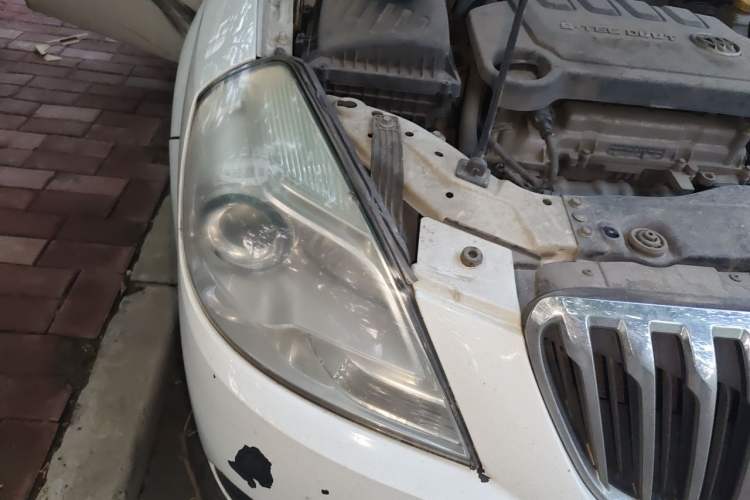 Used Buick Excelle 2015 1.5L Manual Classic Trim Right Front Headlight
