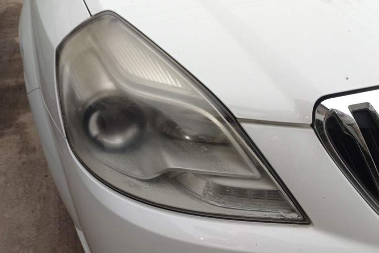 Used Buick Excelle 2015 1.5L Manual Classic Trim Right Front Headlight
