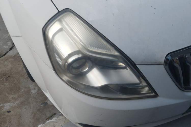 Used Buick Excelle 2015 1.5L Automatic Classic Model Right Front Headlight