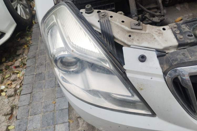 Used Buick Excelle 2015 1.5L Automatic Classic Model Right Front Headlight