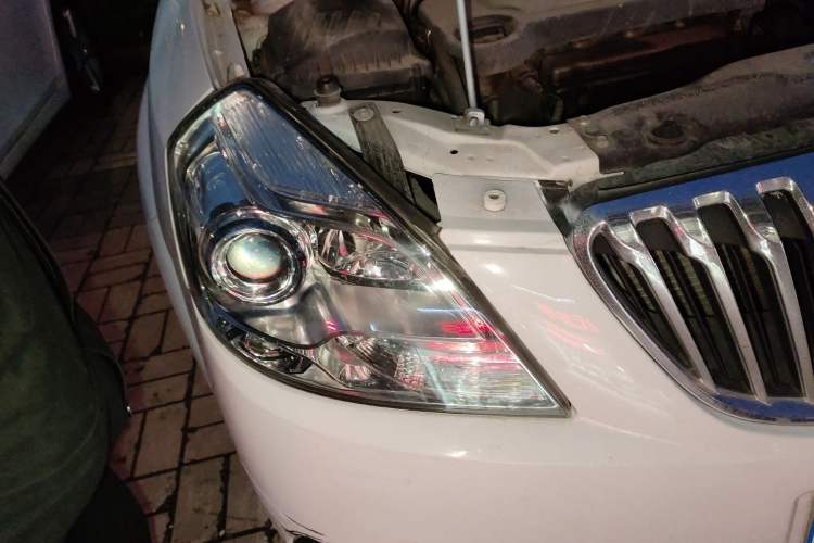 Used Buick Excelle 2015 1.5L Manual Classic Trim Right Front Headlight