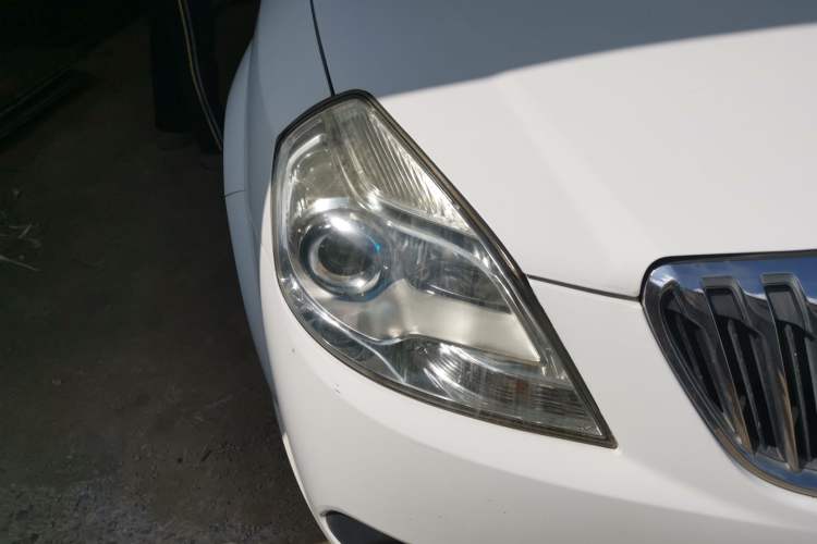 Used Buick Excelle 2015 1.5L Manual Classic Trim Right Front Headlight