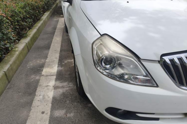 Used Buick Excelle 2015 1.5L Manual Classic Trim Right Front Headlight