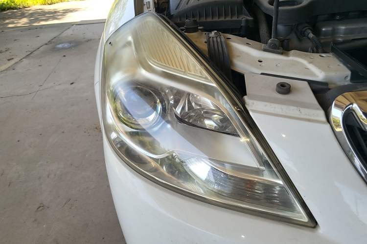 Used Buick Excelle 2015 1.5L Manual Classic Trim Right Front Headlight
