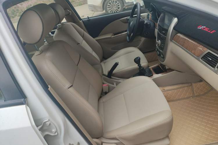 Used Buick Excelle 2015 1.5L Manual Classic Trim Right Front Seat