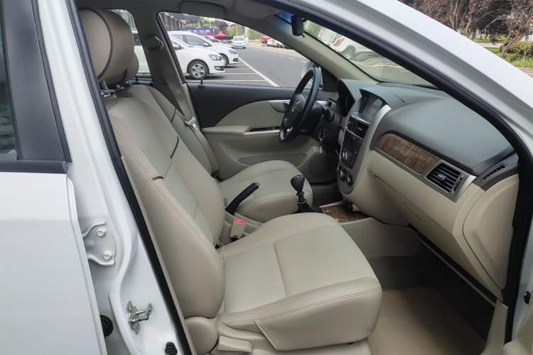 Used Buick Excelle 2015 1.5L Manual Classic Trim Right Front Seat