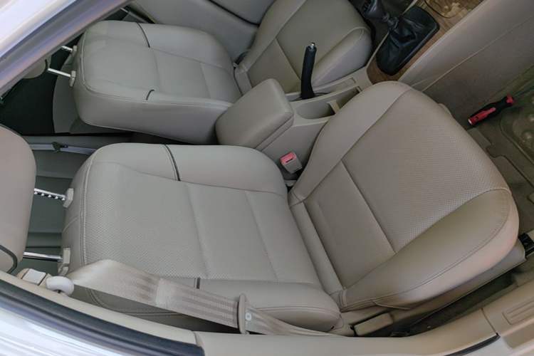 Used Buick Excelle 2015 1.5L Manual Classic Trim Right Front Seat