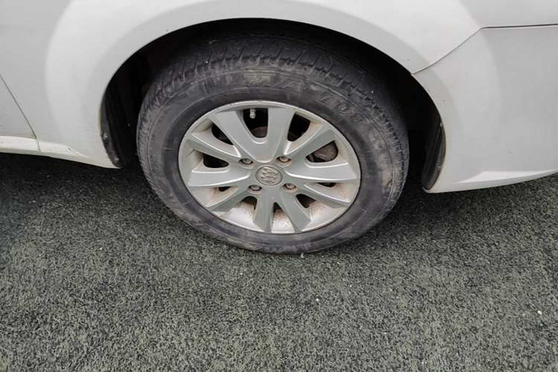 Used Buick Excelle 2015 1.5L Automatic Classic Model Right Front Wheel Hub