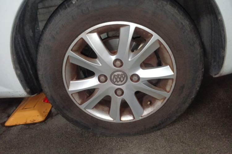 Used Buick Excelle 2015 1.5L Automatic Classic Model Right Front Wheel Hub