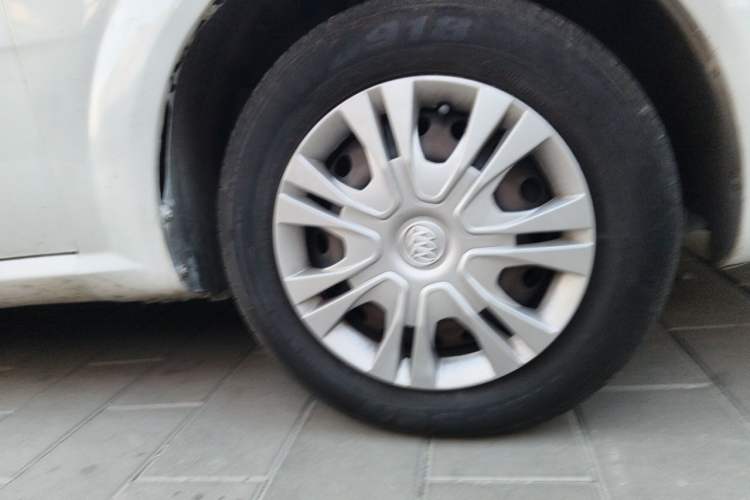Used Buick Excelle 2015 1.5L Automatic Classic Model Right Front Wheel Hub