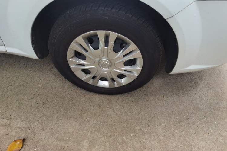 Used Buick Excelle 2015 1.5L Automatic Classic Model Right Front Wheel Hub