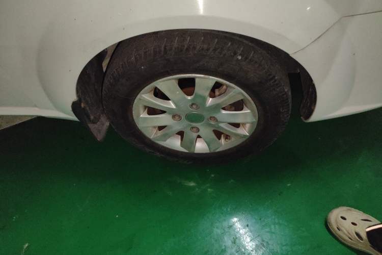 Used Buick Excelle 2015 1.5L Manual Classic Trim Right Front Wheel Hub
