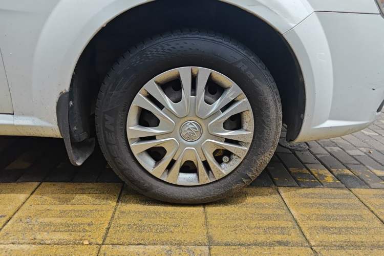 Used Buick Excelle 2015 1.5L Manual Classic Trim Right Front Wheel Hub