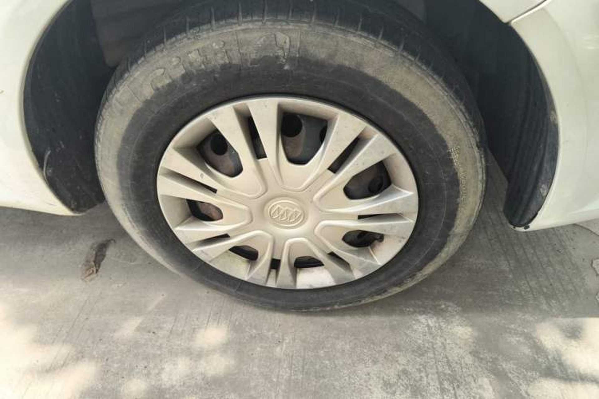 Used Buick Excelle 2015 1.5L Manual Classic Trim Right Front Wheel Hub