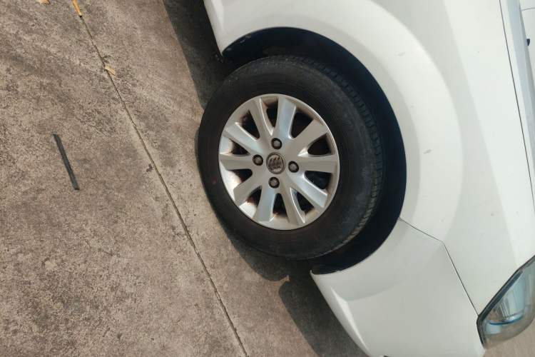 Used Buick Excelle 2015 1.5L Automatic Classic Model Right Front Wheel Hub