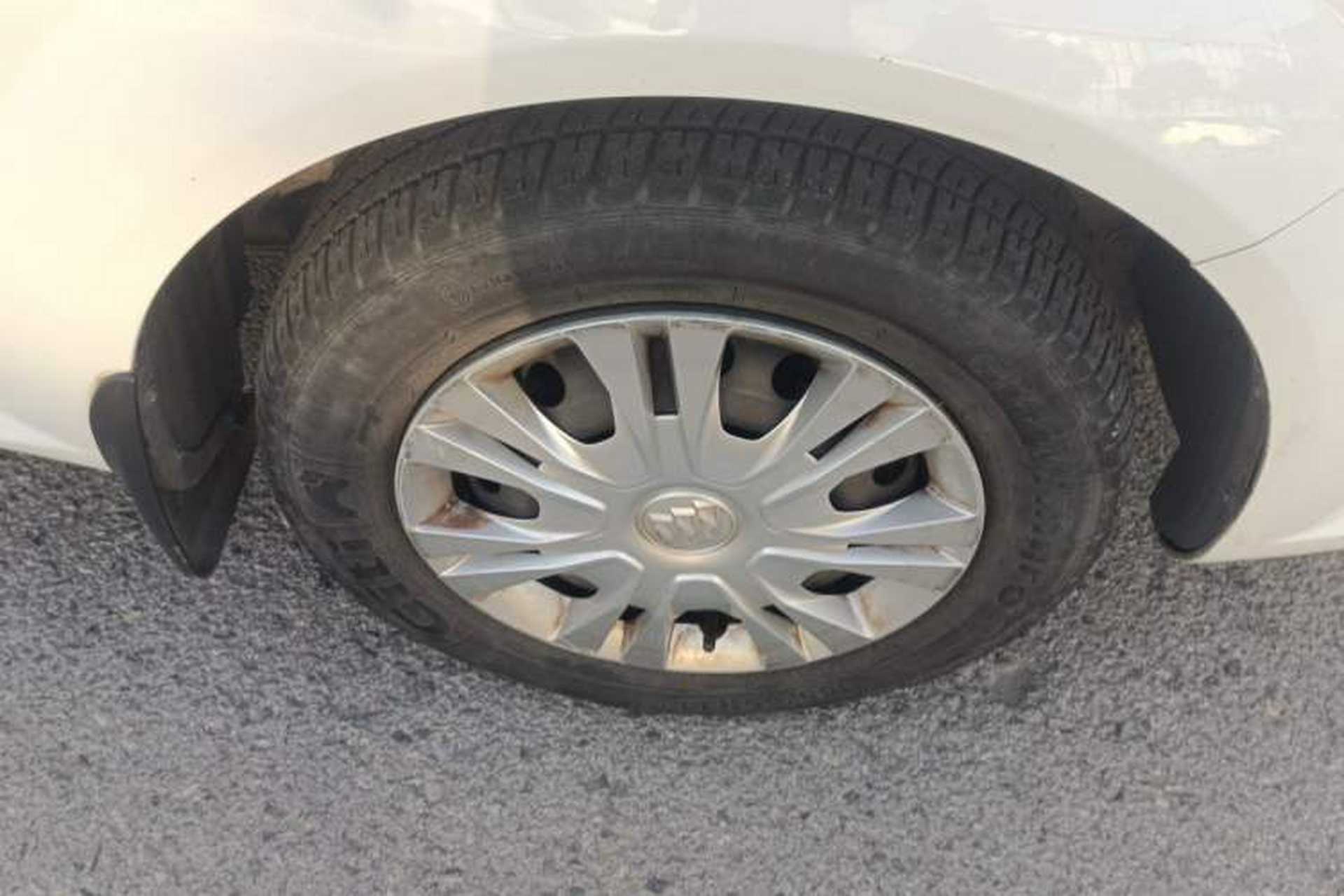 Used Buick Excelle 2015 1.5L Automatic Classic Model Right Front Wheel Hub