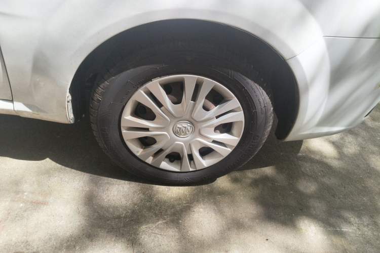 Used Buick Excelle 2015 1.5L Automatic Classic Model Right Front Wheel Hub