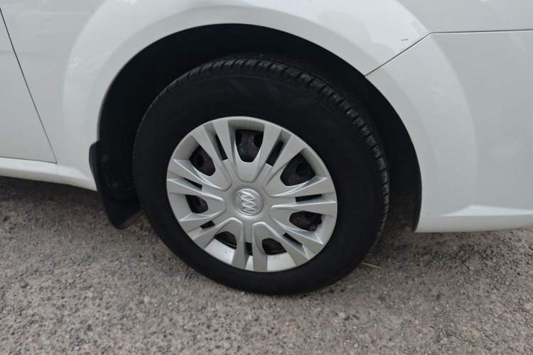 Used Buick Excelle 2015 1.5L Manual Classic Trim Right Front Wheel Hub