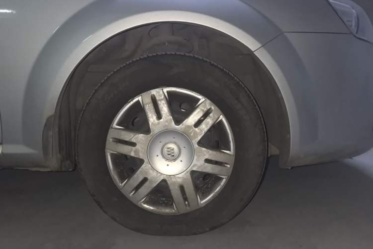 Used Buick Excelle 2015 1.5L Automatic Classic Model Right Front Wheel Hub