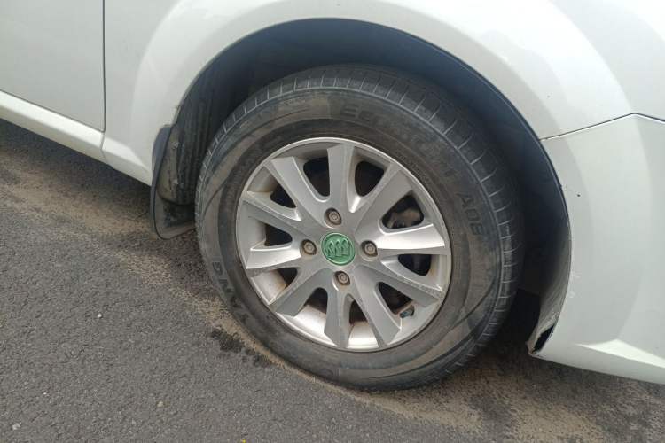 Used Buick Excelle 2015 1.5L Manual Classic Trim Right Front Wheel Hub