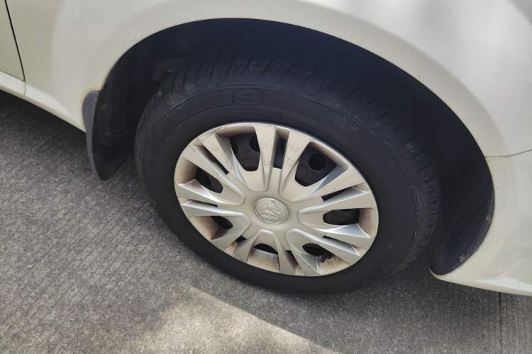 Used Buick Excelle 2015 1.5L Manual Classic Trim Right Front Wheel Hub
