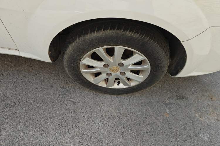 Used Buick Excelle 2015 1.5L Manual Classic Trim Right Front Wheel Hub