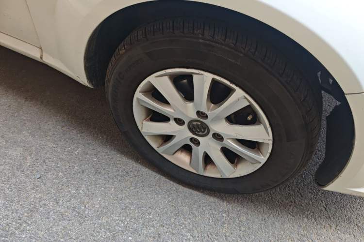 Used Buick Excelle 2015 1.5L Automatic Classic Model Right Front Wheel Hub