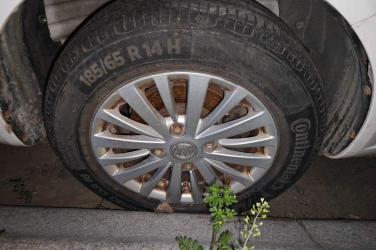 Used Buick Excelle 2015 1.5L Manual Classic Trim Right Front Wheel Hub