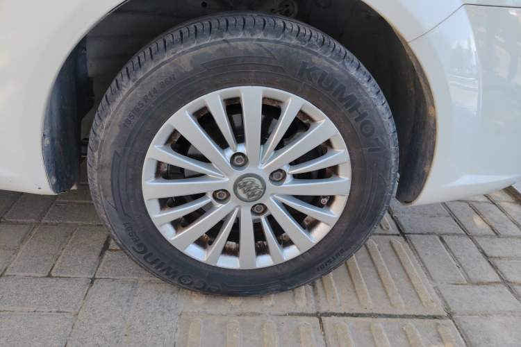 Used Buick Excelle 2015 1.5L Automatic Classic Model Right Front Wheel Hub