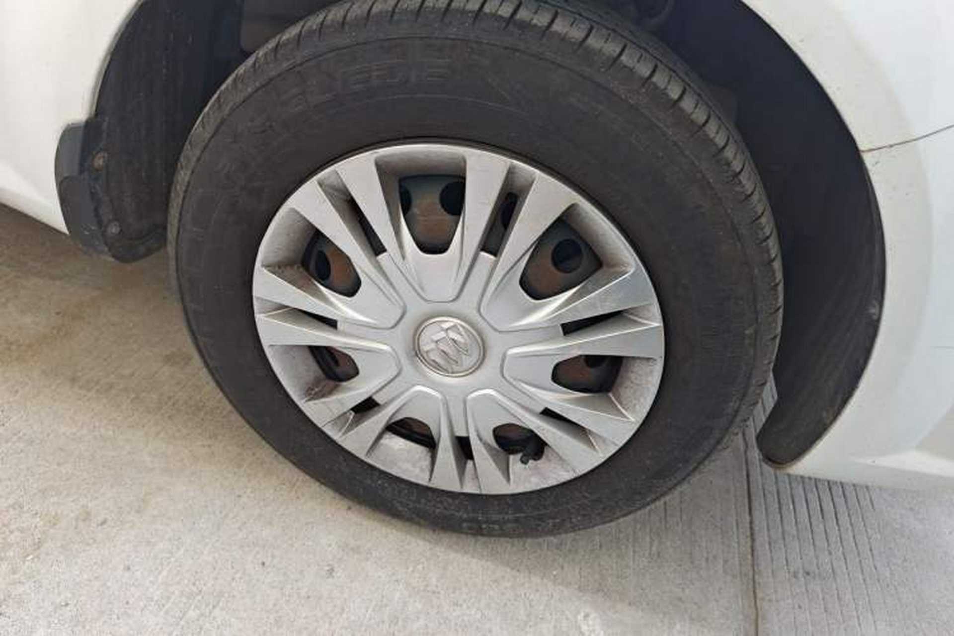 Used Buick Excelle 2015 1.5L Automatic Classic Model Right Front Wheel Hub