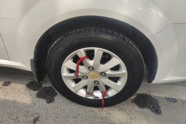 Used Buick Excelle 2015 1.5L Manual Classic Trim Right Front Wheel Hub
