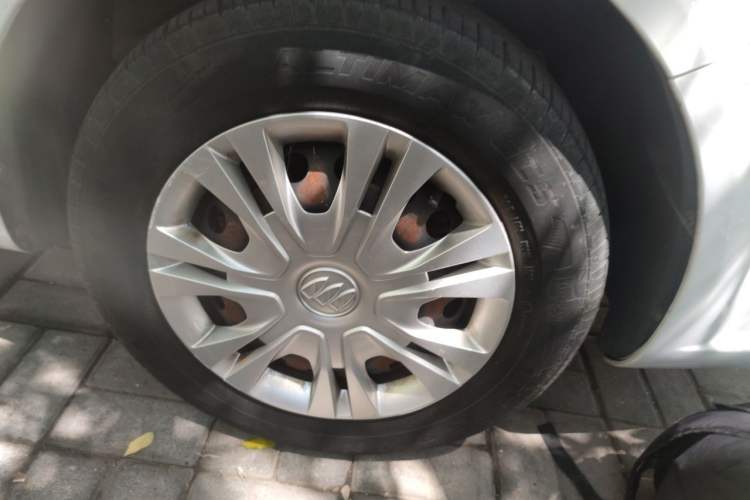 Used Buick Excelle 2015 1.5L Automatic Classic Model Right Front Wheel Hub