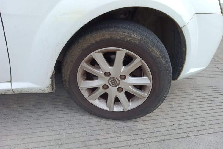 Used Buick Excelle 2015 1.5L Manual Classic Trim Right Front Wheel Hub