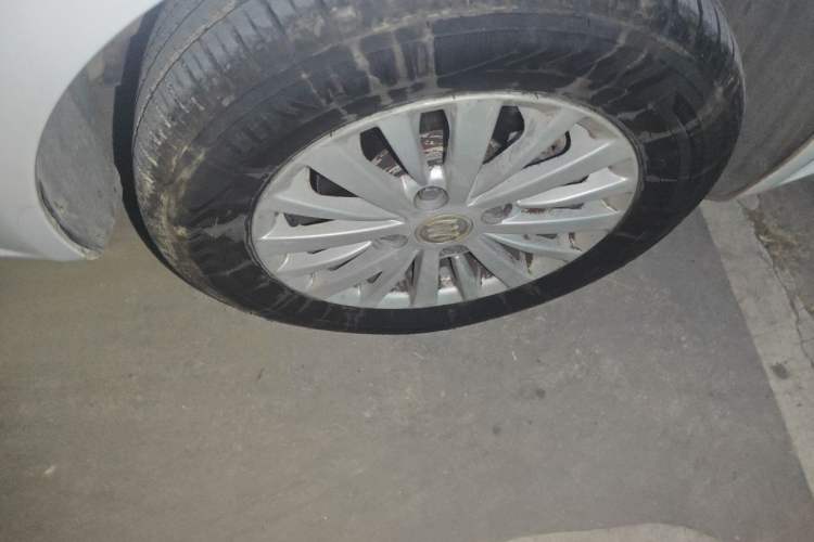 Used Buick Excelle 2015 1.5L Manual Classic Trim Right Front Wheel Hub