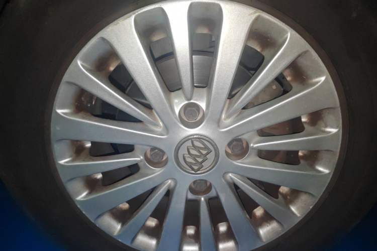 Used Buick Excelle 2015 1.5L Automatic Classic Model Right Front Wheel Hub