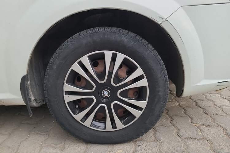 Used Buick Excelle 2015 1.5L Manual Classic Trim Right Front Wheel Hub