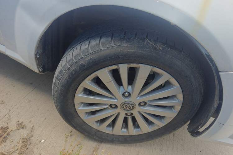 Used Buick Excelle 2015 1.5L Manual Luxury Model Right Front Wheel Hub