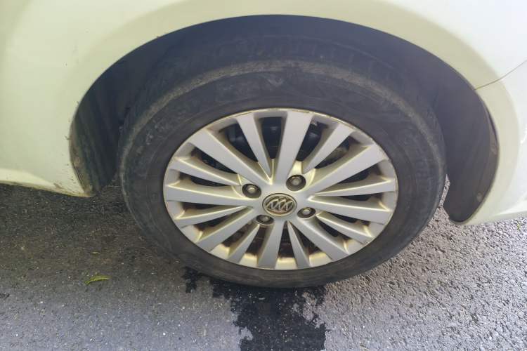 Used Buick Excelle 2015 1.5L Manual Luxury Model Right Front Wheel Hub