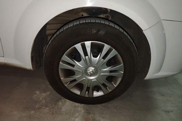 Used Buick Excelle 2015 1.5L Automatic Classic Model Right Front Wheel Hub