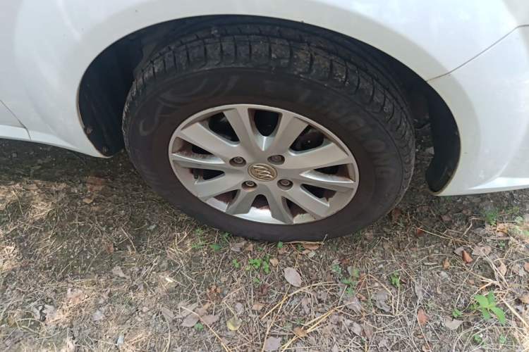 Used Buick Excelle 2015 1.5L Manual Classic Trim Right Front Wheel Hub