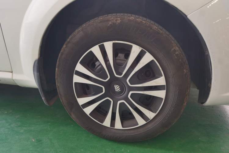 Used Buick Excelle 2015 1.5L Manual Classic Trim Right Front Wheel Hub