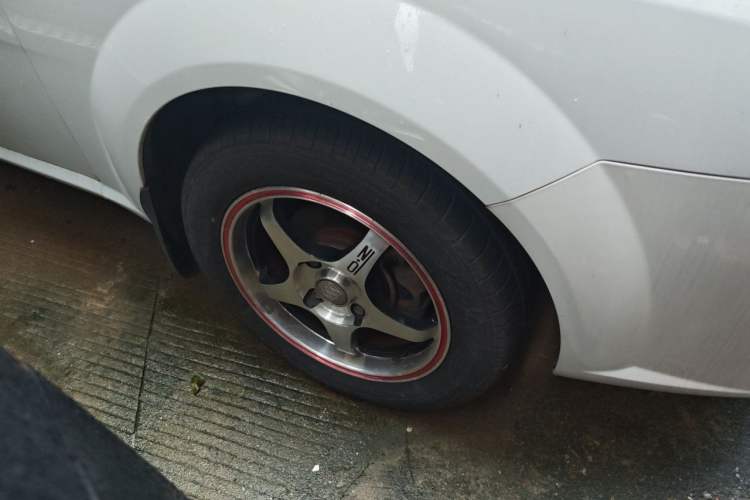 Used Buick Excelle 2015 1.5L Automatic Classic Model Right Front Wheel Hub