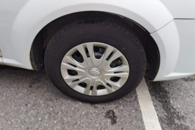 Used Buick Excelle 2015 1.5L Automatic Classic Model Right Front Wheel Hub