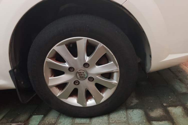 Used Buick Excelle 2015 1.5L Automatic Classic Model Right Front Wheel Hub