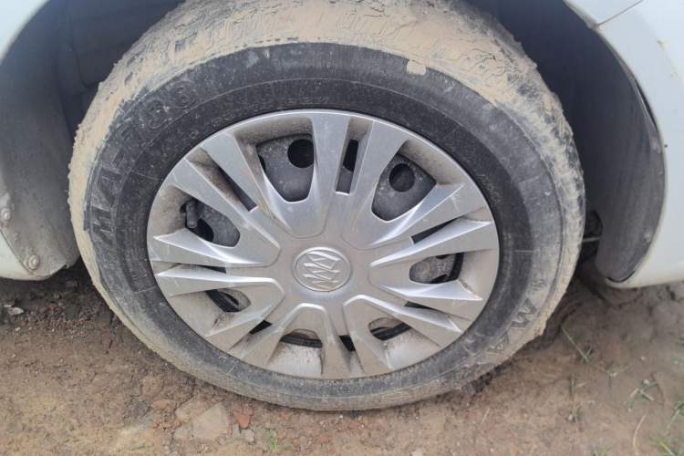 Used Buick Excelle 2015 1.5L Automatic Classic Model Right Front Wheel Hub
