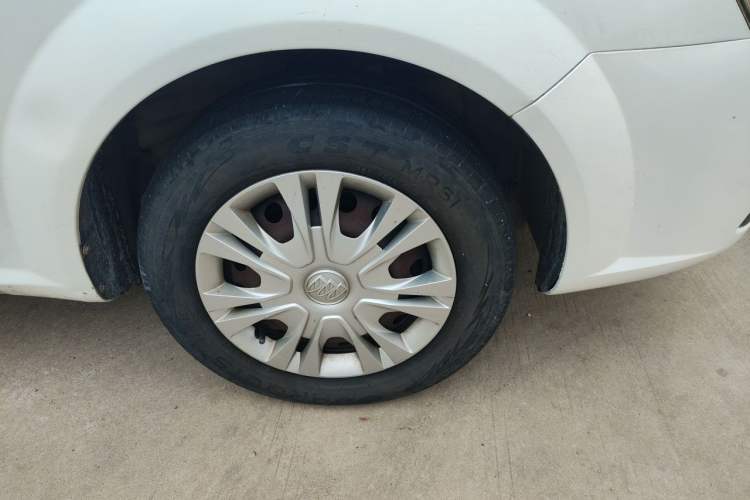 Used Buick Excelle 2015 1.5L Manual Classic Trim Right Front Wheel Hub
