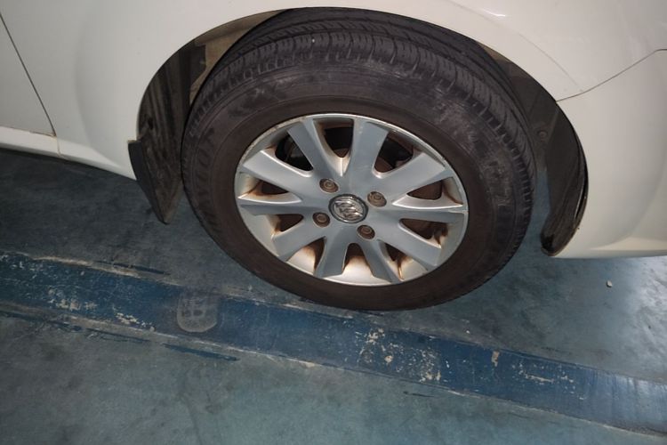 Used Buick Excelle 2015 1.5L Automatic Classic Model Right Front Wheel Hub