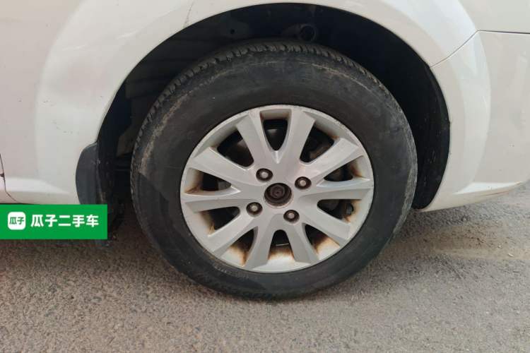 Used Buick Excelle 2015 1.5L Automatic Classic Model Right Front Wheel Hub